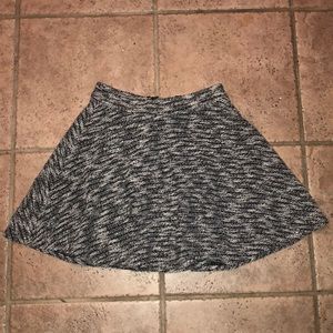 Xs black and white skirt